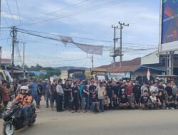 Unras Damai Ratusan Supir Truck Masih Menanti Kejelasan, Aksi Berlanjut Hingga Malam Hari.