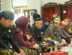 Ketua DPRD Lutim Ober Datte Hadiri Prosesi Adat Pengukuhan Mincara Malili Drs H Andi Hatta Marakarma MP.