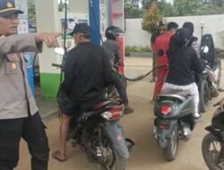 Tindak Lanjut Instruksi Kapolda, Kapolsek Towuti IPTU Yusmal Yunus Tertibkan SPBU.