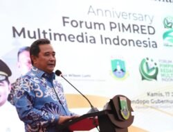 Dirjen Polpum Kemendagri Bahtiar Terima Penghargaan Pena Emas dari Forum Pimred Multimedia Indonesia
