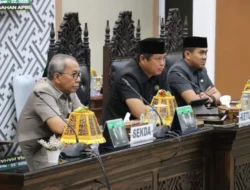Sekda Lutim Optimis Jalankan APBD Sesuai Harapan Masyarakat, Fraksi Paparkan Pandangannya di Paripurna.