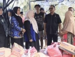 Korban Kebakaran di Angkona Terim Bantuan Anggota DPRD Lutim Muhammad Iwan.