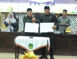 DPRD Bersama Pemda Lutim menyetujui Ranperda Tentang LPJ APBD TA. 2025