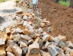 Lagi, “Proyek Siluman” Tanpa Papan Informasi Ditemukan di Luwu Timur, Kali Ini di Desa Taripa. APH Jangan Tutup Mata.